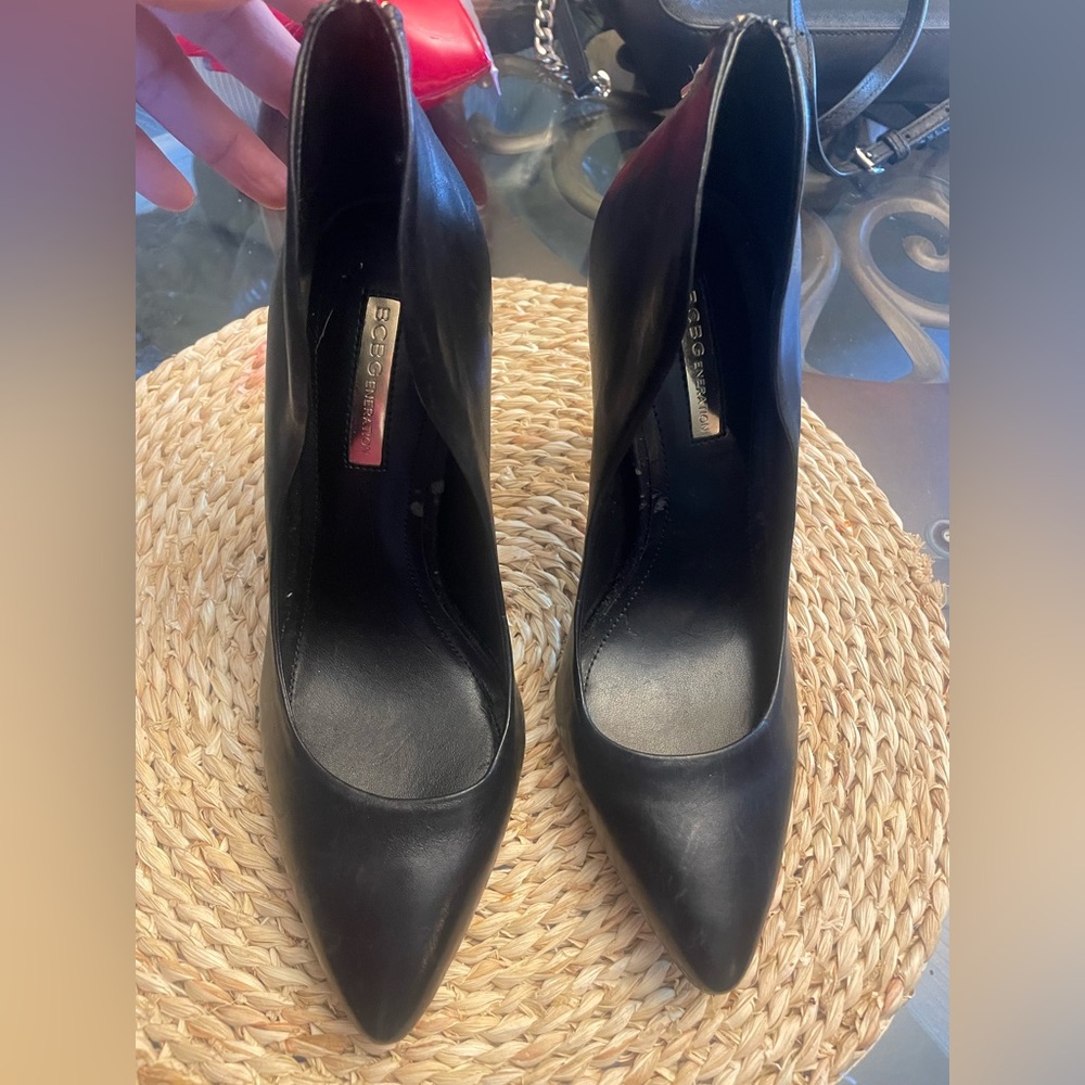 New. Heel size 8.5